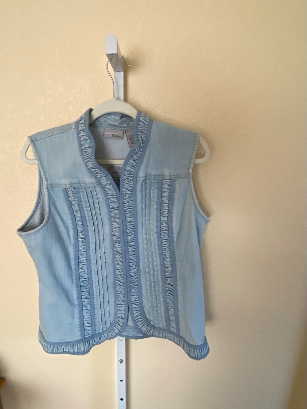 Chico's Light Blue Ruffled Collar Denim Shirt Vest Size Large